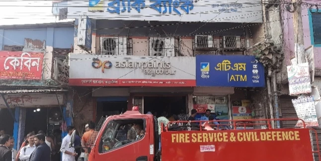 কুমিল্লার চান্দিনায় ব্র‍্যাক ব্যাংকে আগুন; কার্যক্রম বন্ধ